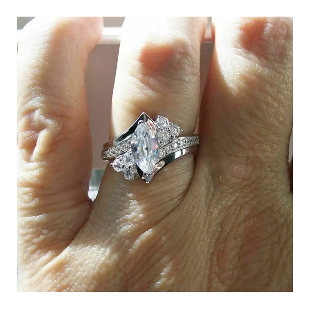 925 SILVER PLATED ZIRCON RING - Picture 4 of 5
